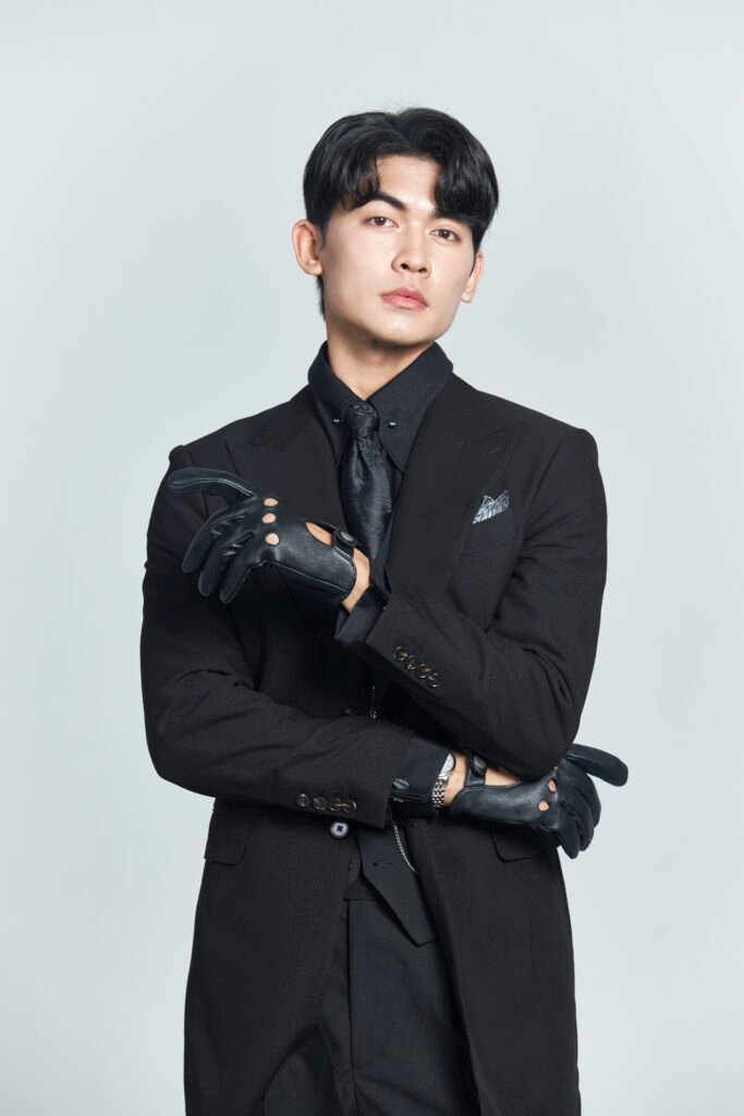 Top lưu ý cho chú rể khi lựa suit cưới hoàn hảo